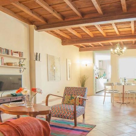 Cozy Macci Flat 4 People Near Santa Croce Square Apartment ฟลอเรนซ์ ภายนอก รูปภาพ