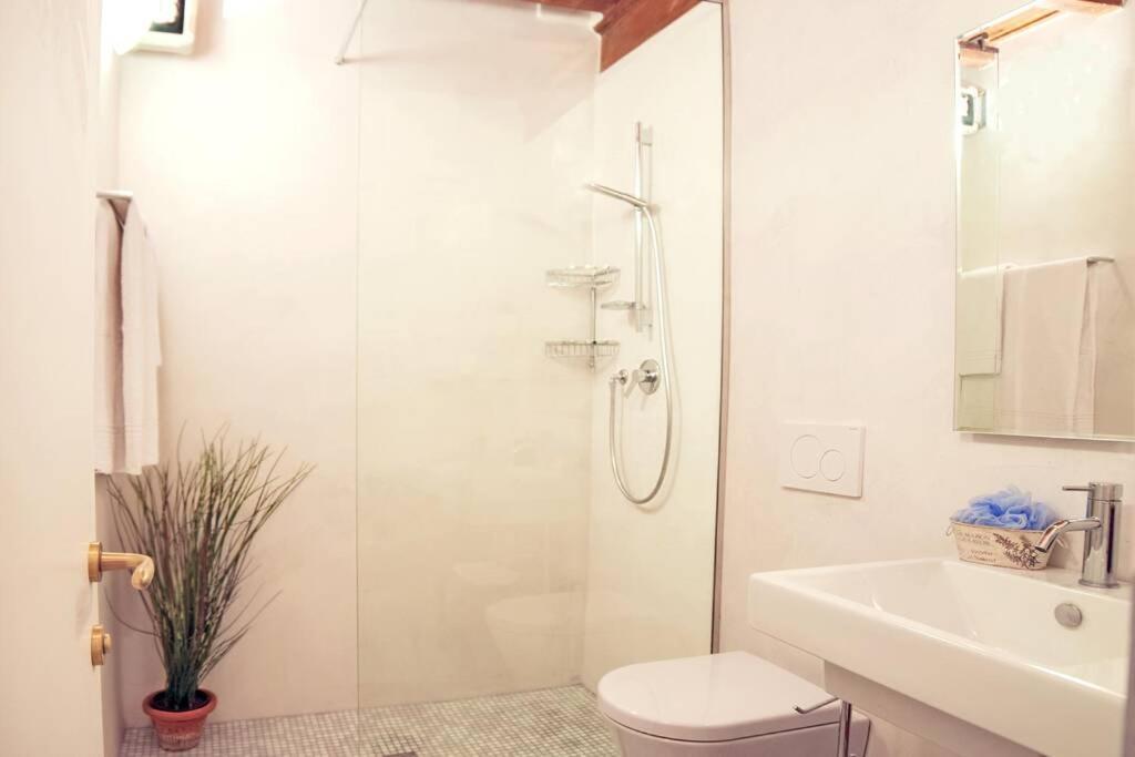 Cozy Macci Flat 4 People Near Santa Croce Square Apartment ฟลอเรนซ์ ภายนอก รูปภาพ